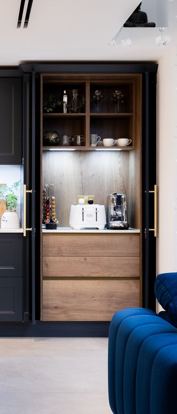 Butler&rsquo;s unit, pocket doors