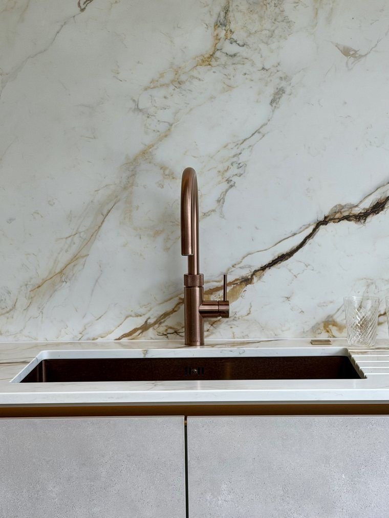 Rose gold on Calacatta