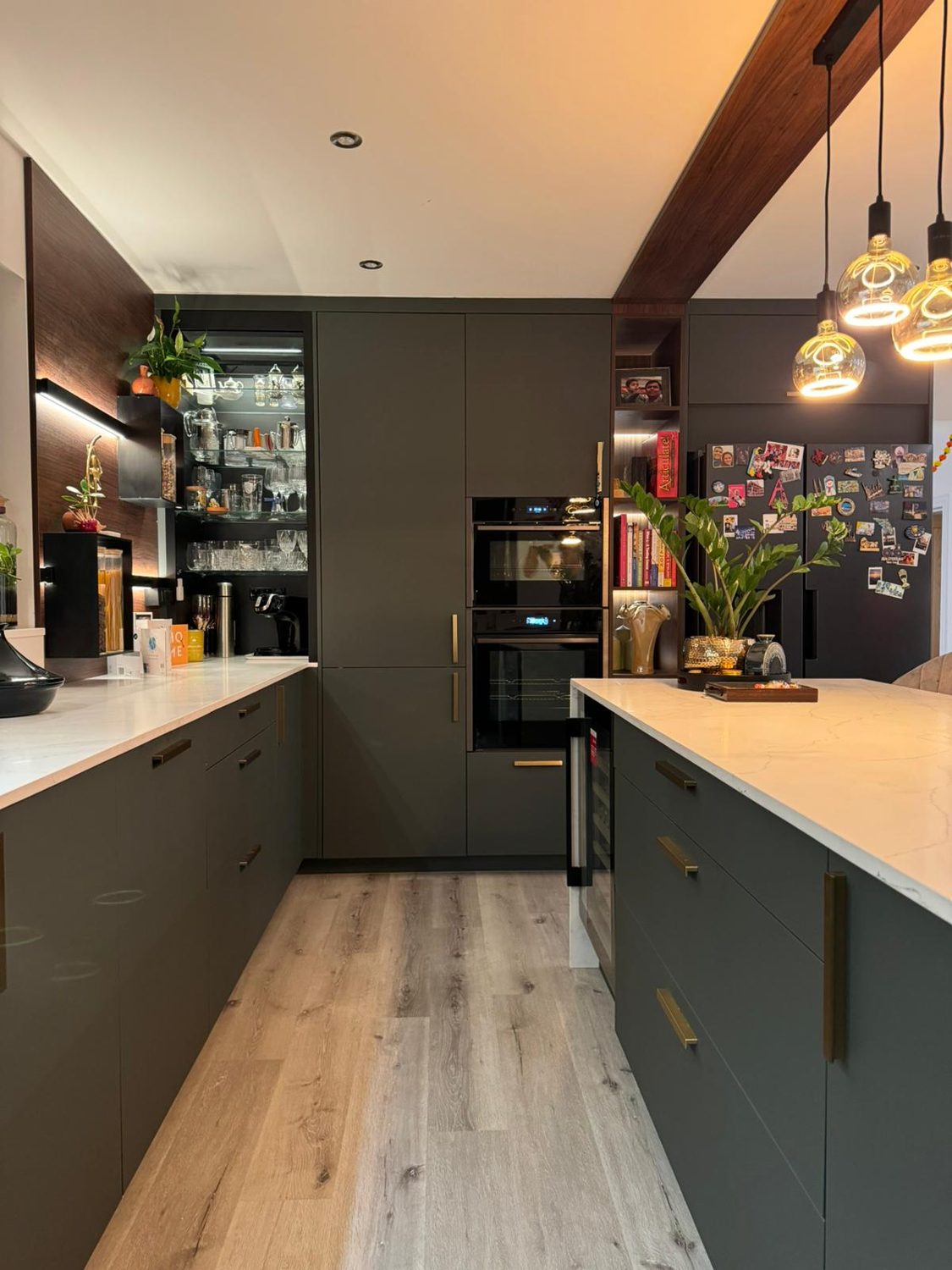 Olive handleless galley