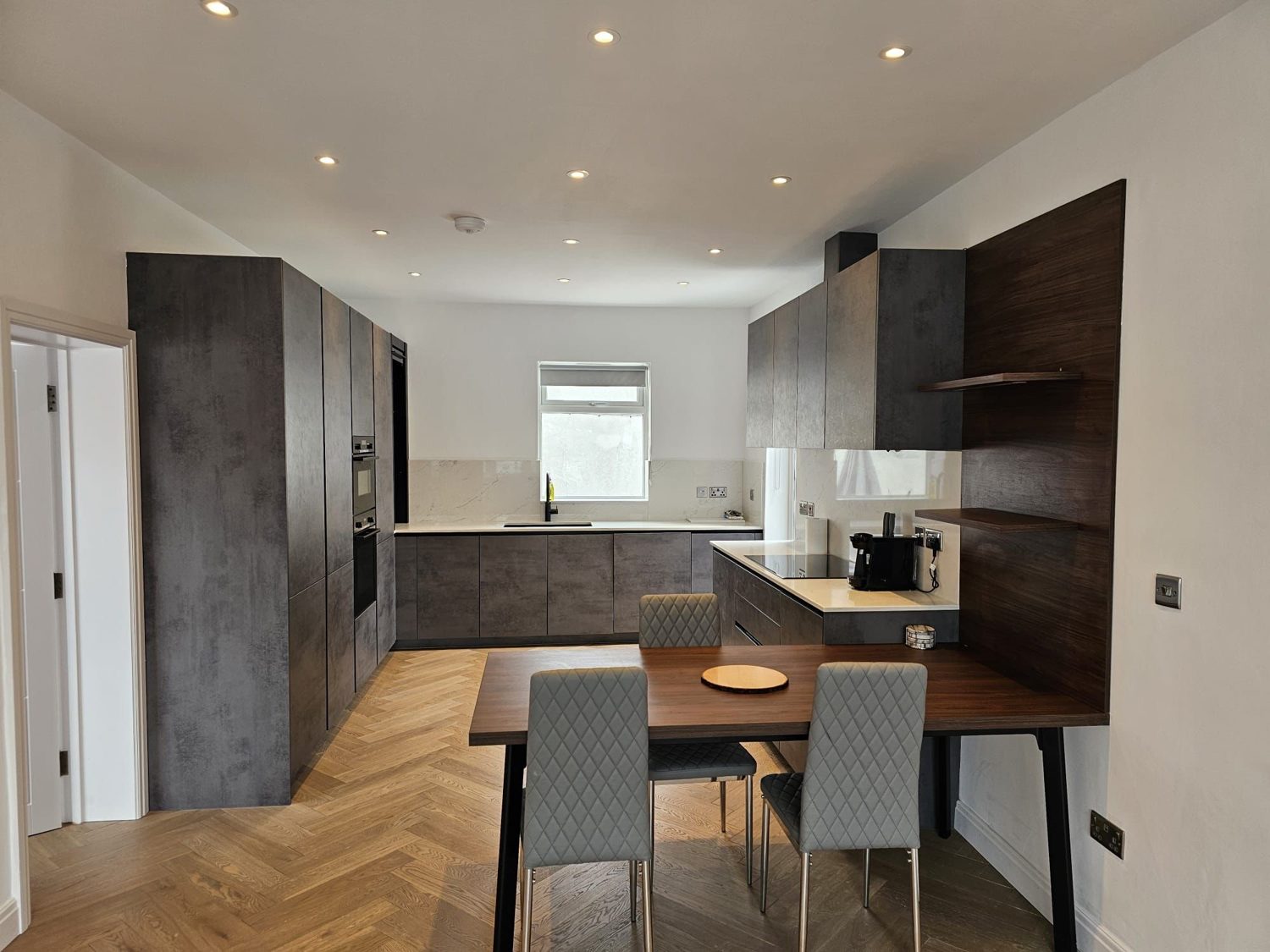 Concrete & oak with dining