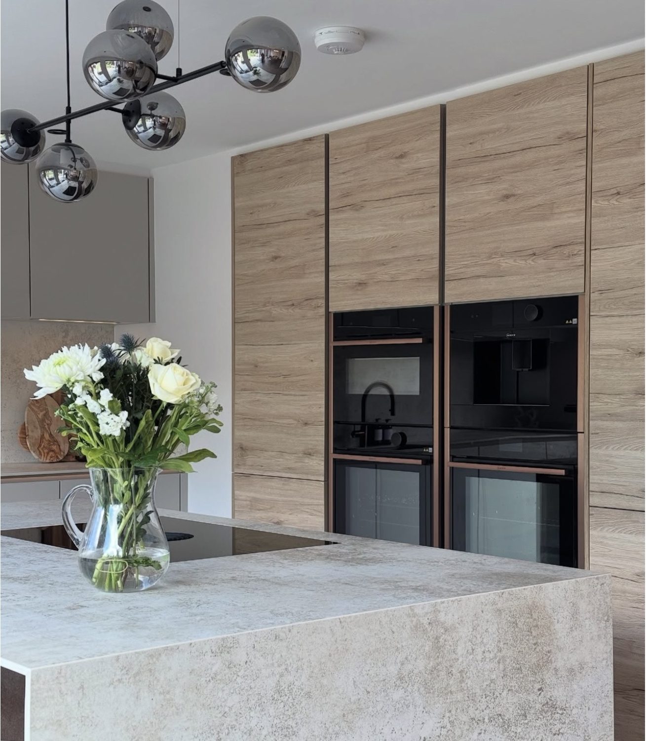 Waterfall island & oak tall units